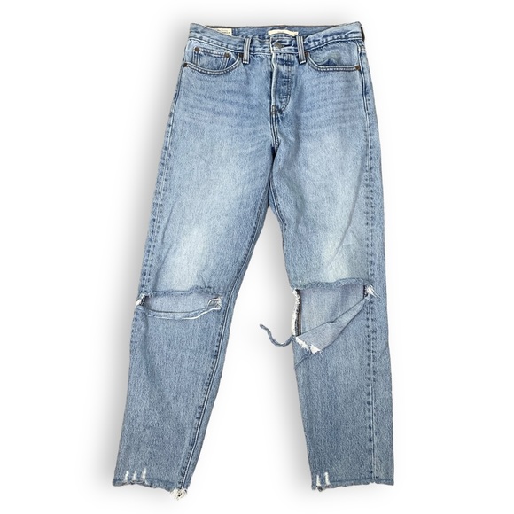 LEVI'S Wedgie High Rise Ripped Cropped Jeans Frayed Hem - Picture 1 of 9